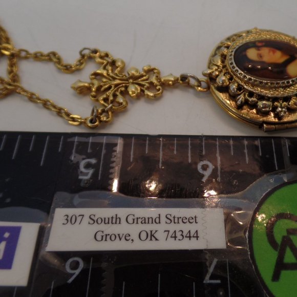 Unbranded  Goldtone Multi Strand (2) Necklace with Locket With Lady Portrait 20" - Picture 12 of 13